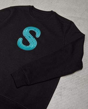 Sweaters - Zwarte De Mol-sweater, Studio Unique