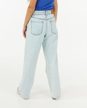 Jeans - Jeans bleu clair &agrave; pattes d&rsquo;&eacute;l&eacute;phant