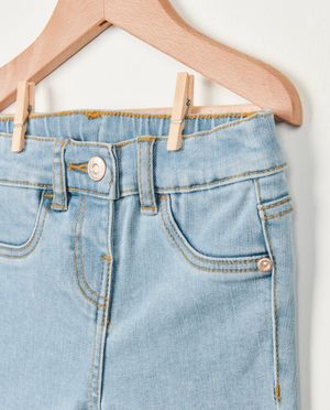 Jeans - Jeans bleu clair &agrave; pattes d&rsquo;&eacute;l&eacute;phant