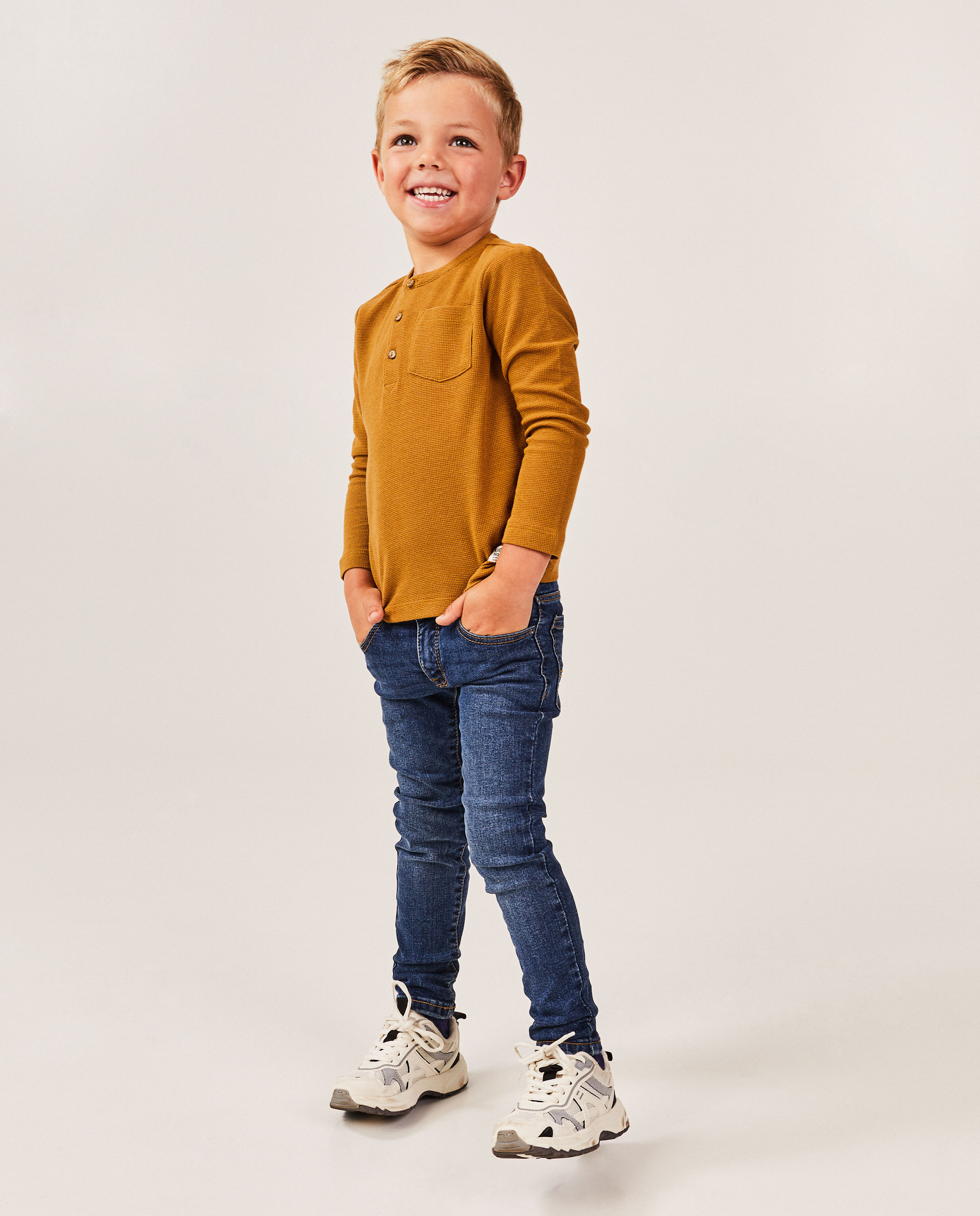 Jeans bleu fonc&eacute;, coupe skinny - Kidz Nation