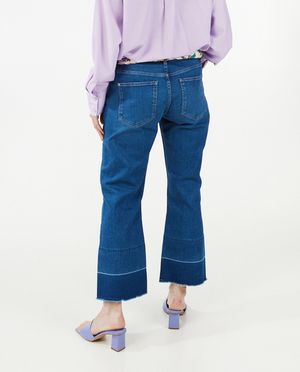 Jeans - Jean bleu, coupe &eacute;vas&eacute;e