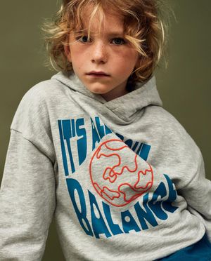 Sweaters - Grijze hoodie met print