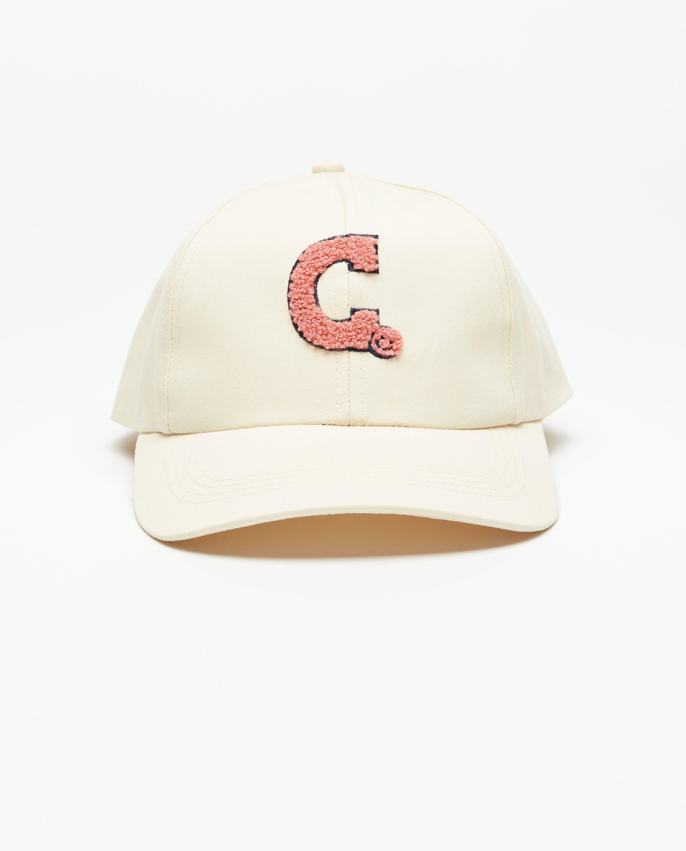 Casquette avec un &eacute;cusson - Milla Star