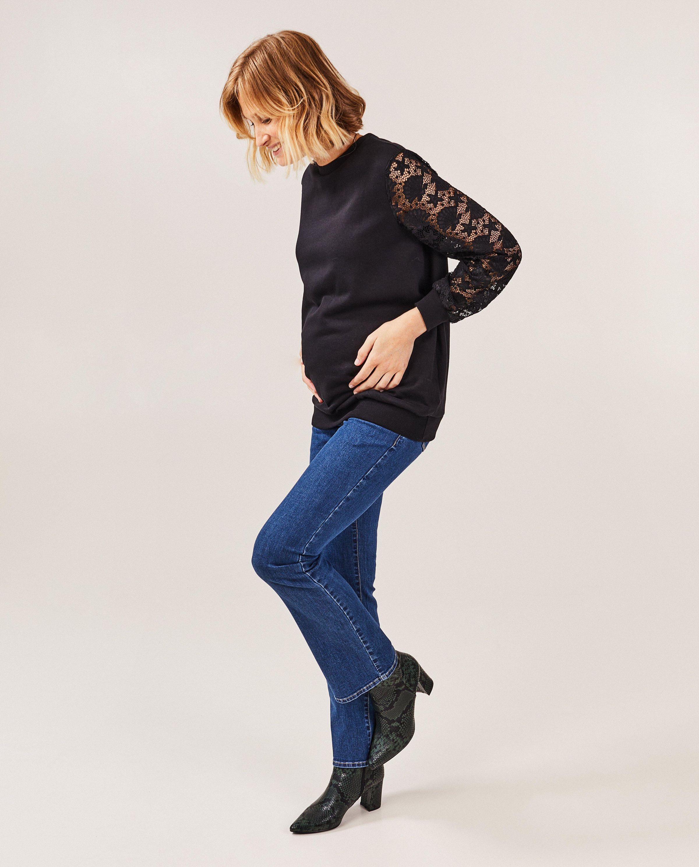 Jeans de grossesse bleu, coupe &agrave; pattes d&rsquo;&eacute;l&eacute;phant (flared) - Atelier Maman