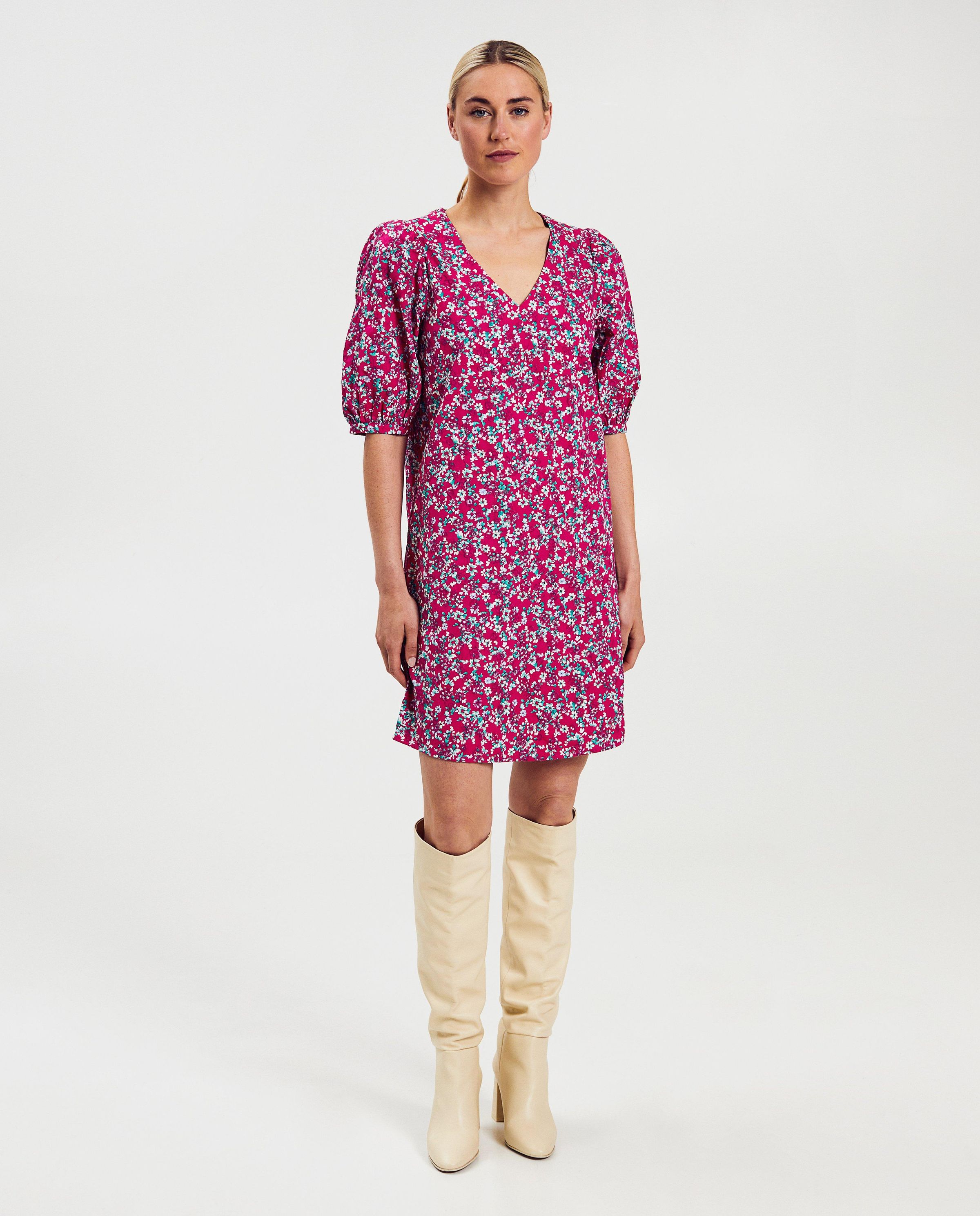 Jurk met geborduurde bloemen - Sora