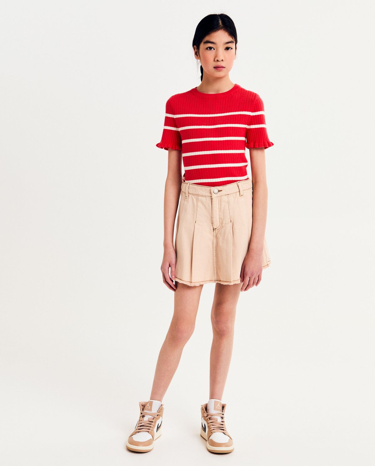 Beige short