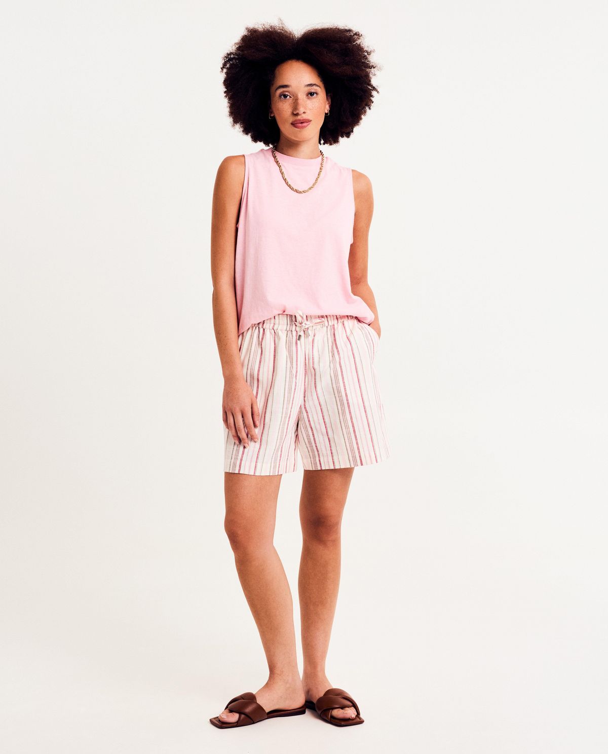 Short met linnen