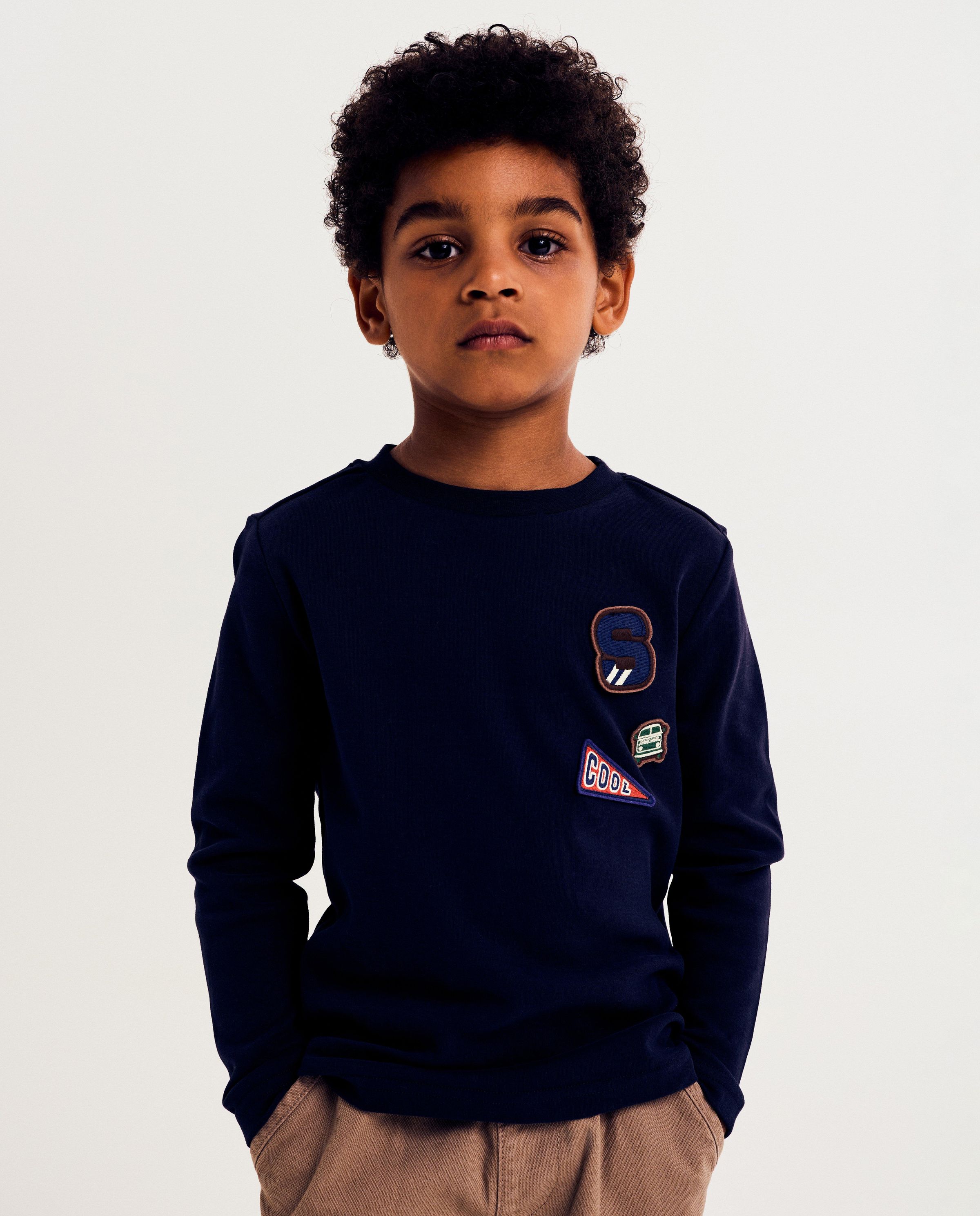 T-shirt &agrave; manches longues avec des &eacute;cussons brod&eacute;s - Fred & Samson