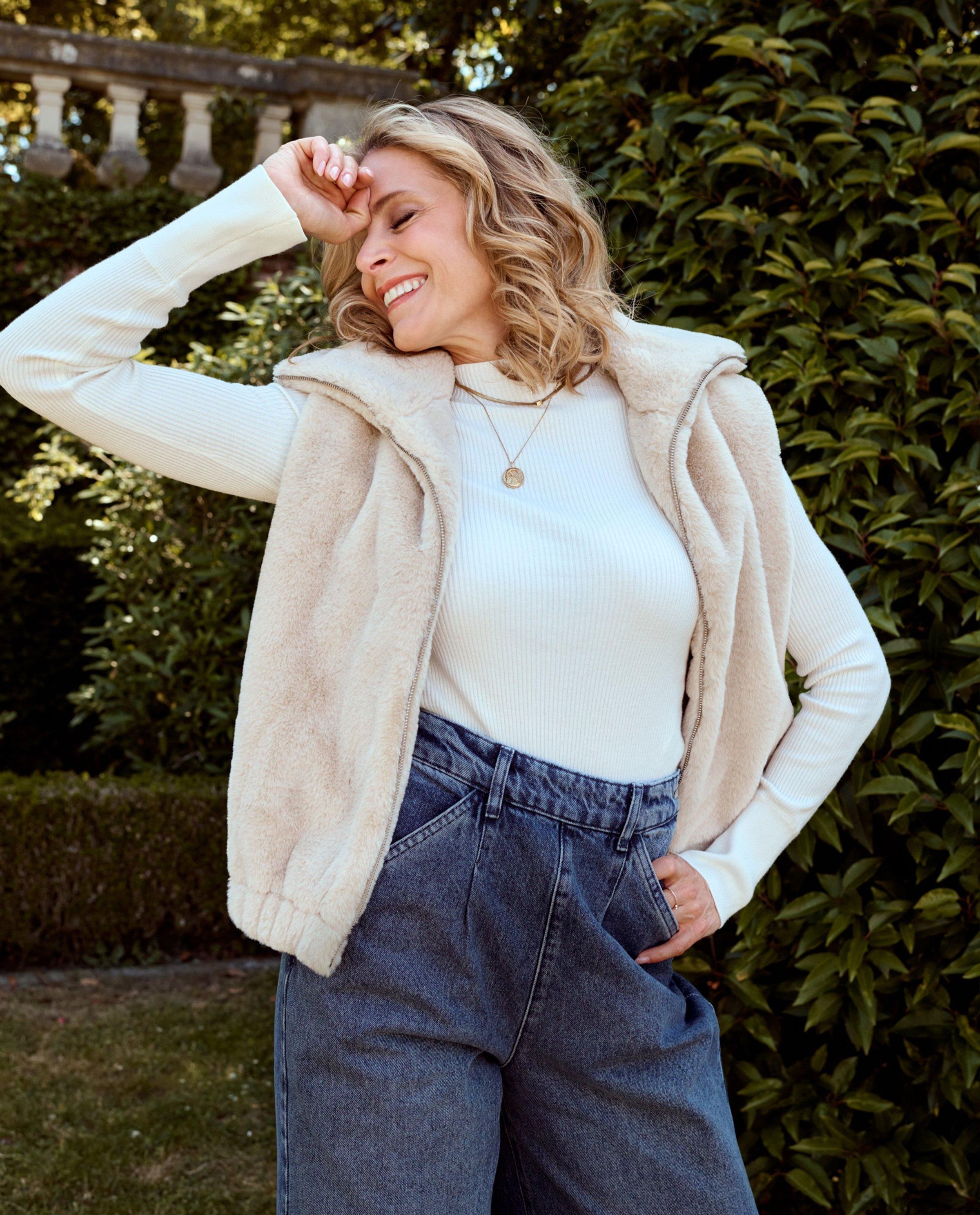 Faux fur vest - Dina Tersago