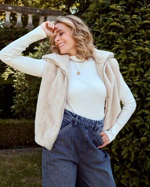 Faux fur vest - Dina Tersago