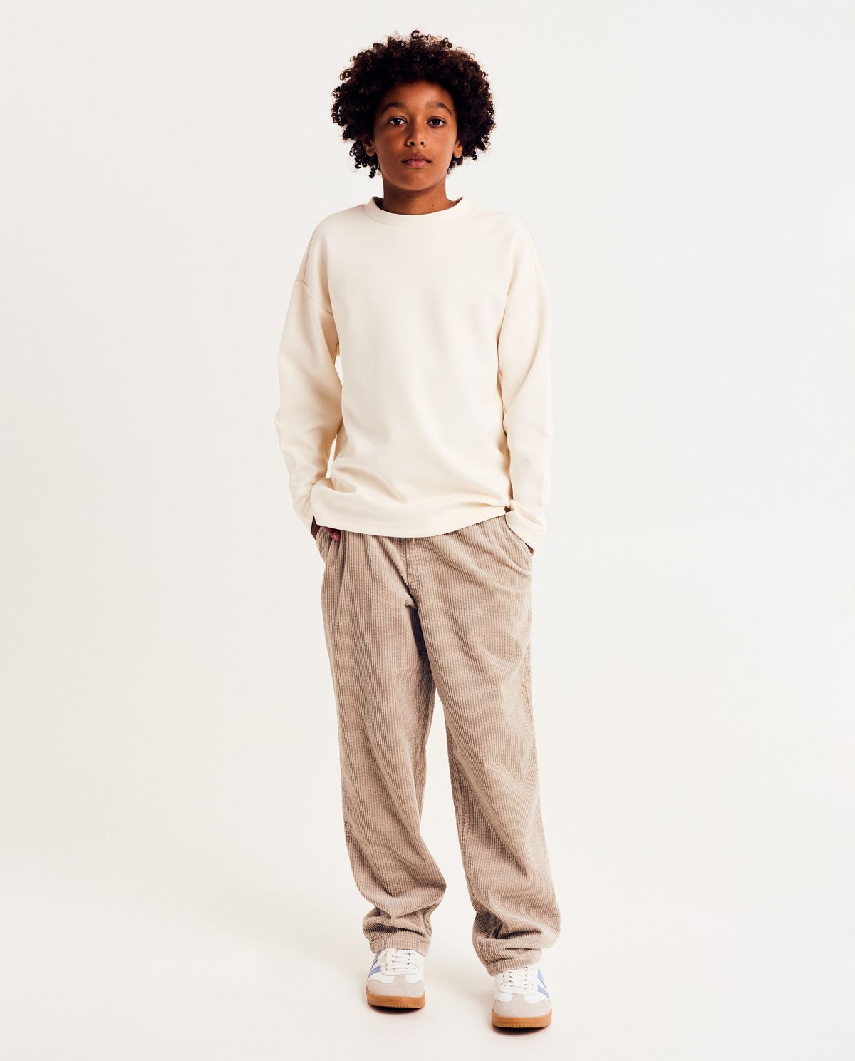 Lichtbruine broek van ribfluweel, loose fit