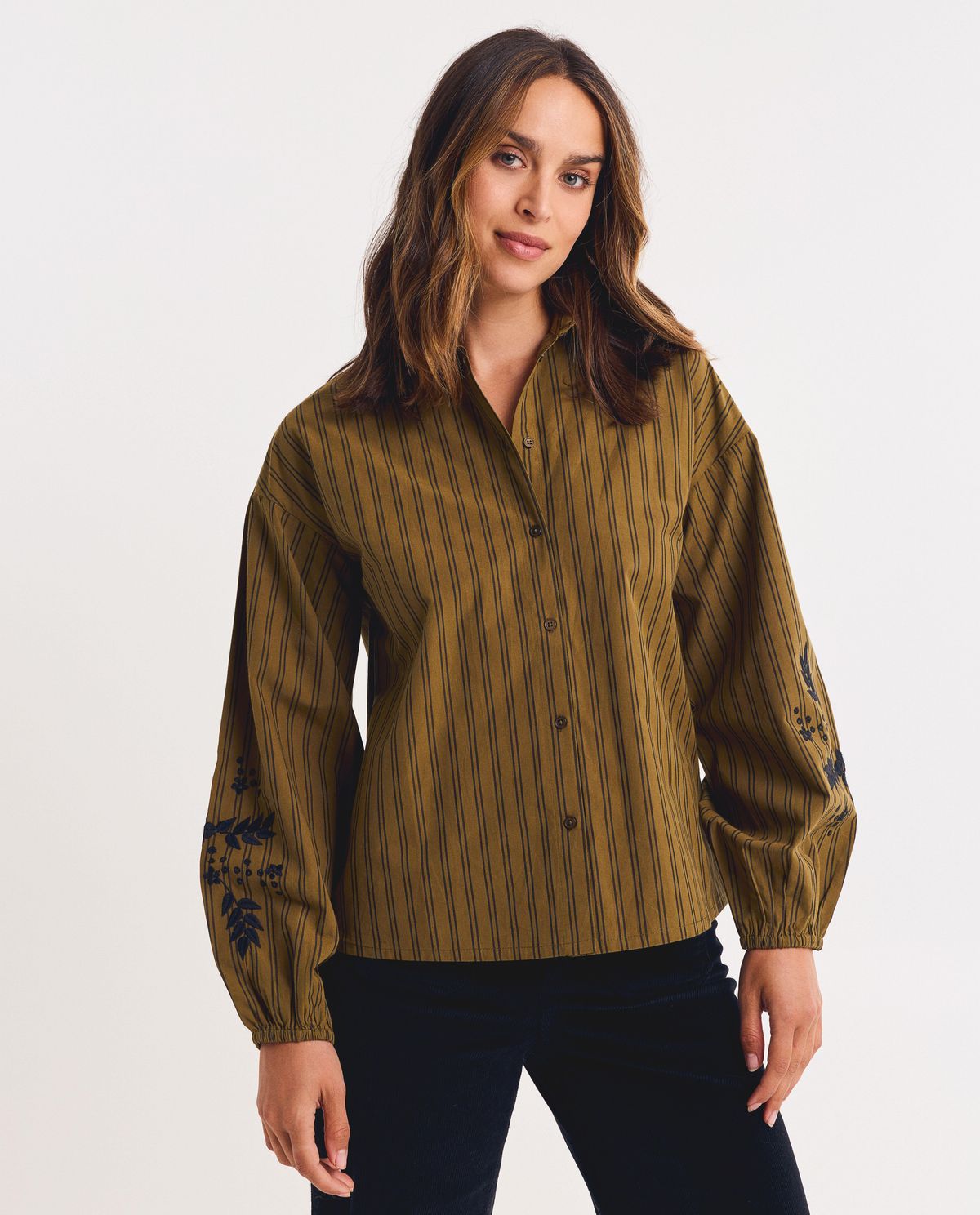 Hemd met geborduurde bloemen, oversized fit