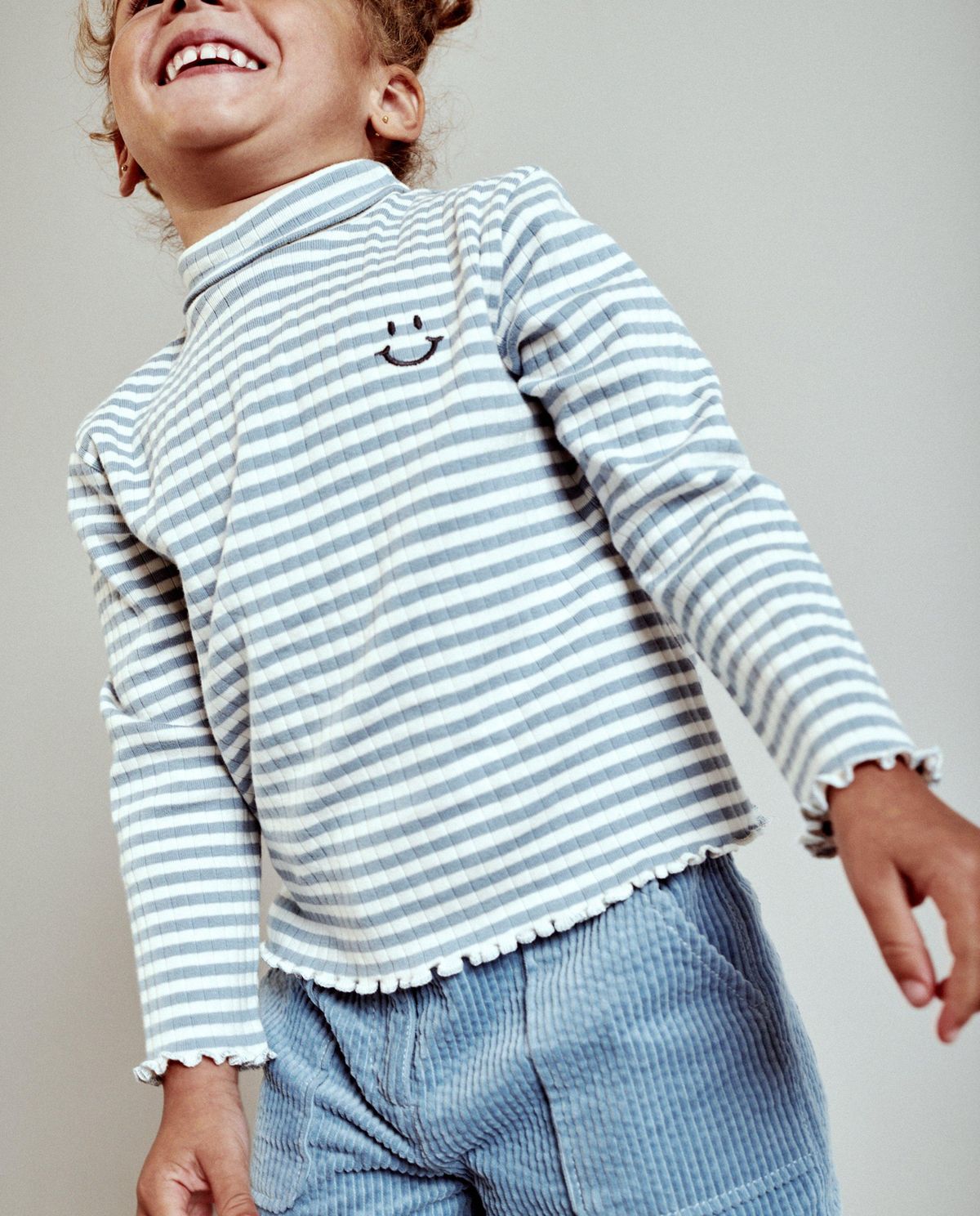 Biokatoenen longsleeve met geborduurde smiley, 98-128