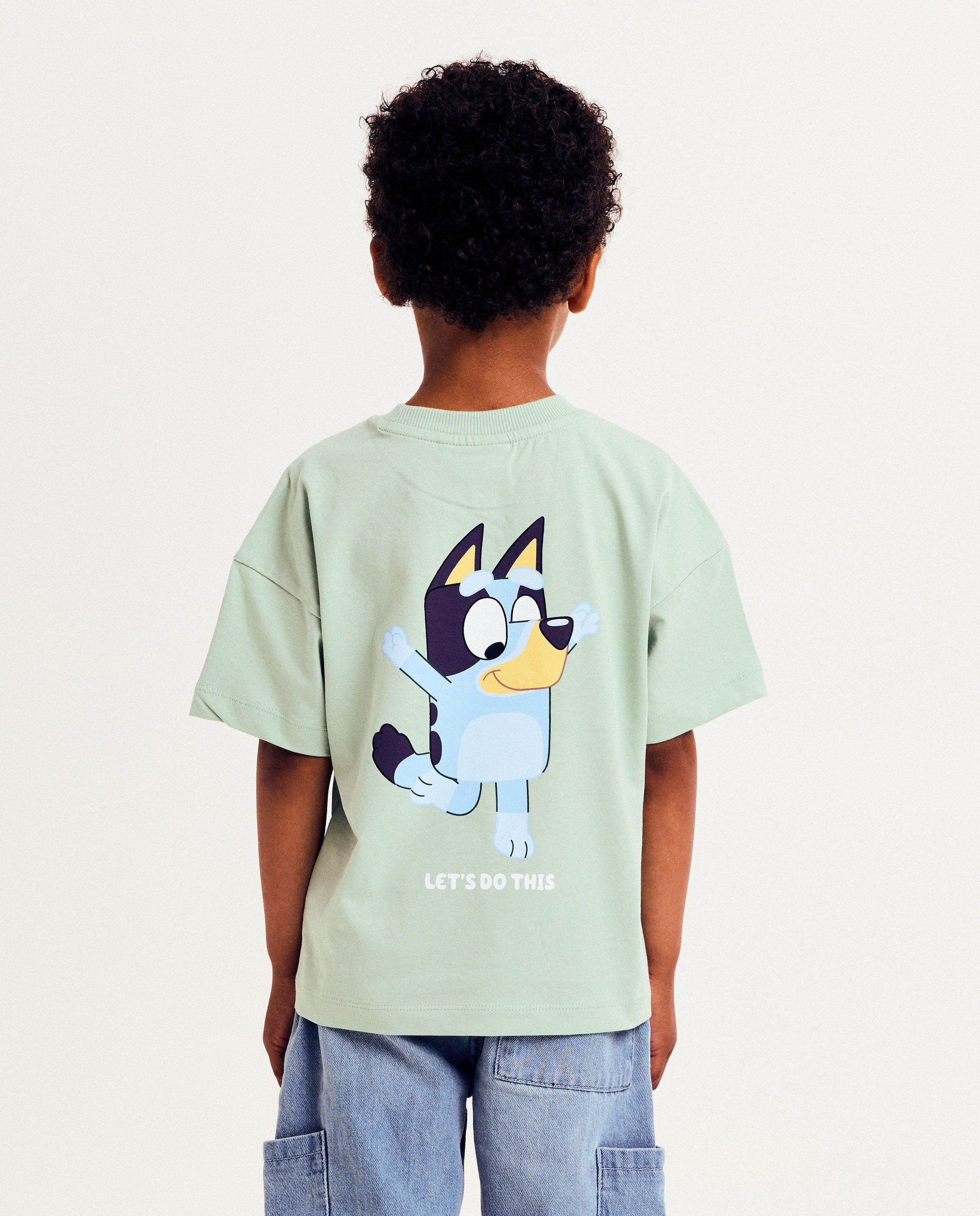 T-shirt avec un imprim&eacute; au dos de Bluey - Bluey