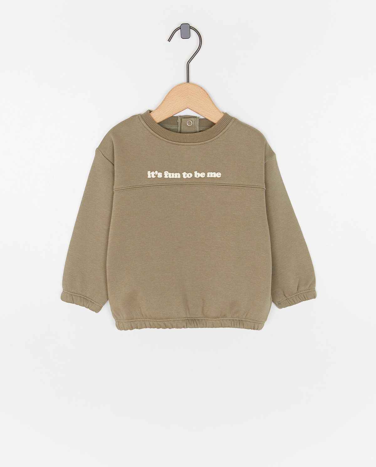 Sweater met opschrift in reliëf