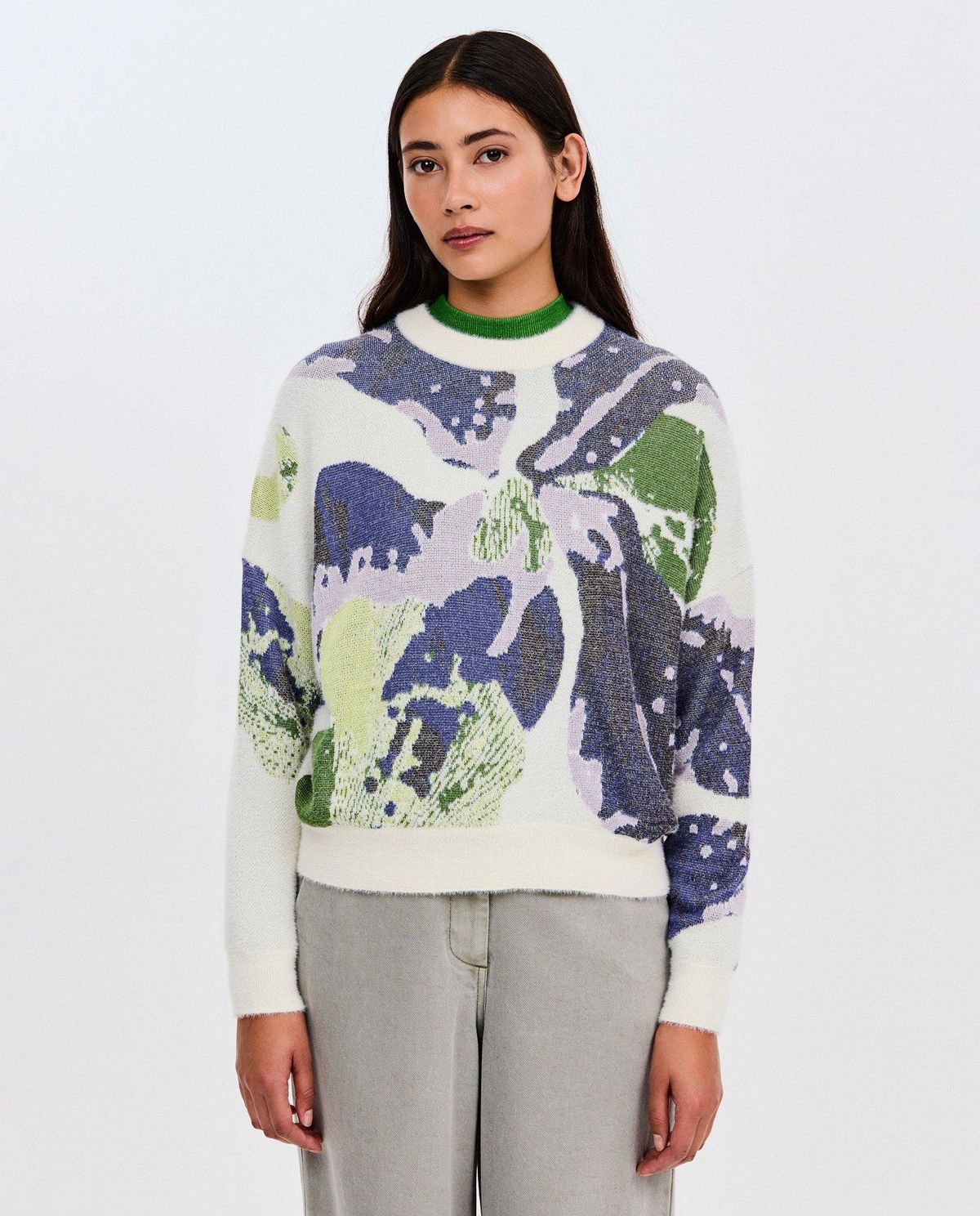 Trui met abstract bloemenpatroon