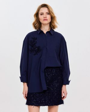 Donkerblauwe hemdblouse met geborduurde bloemen - CKS Dames
