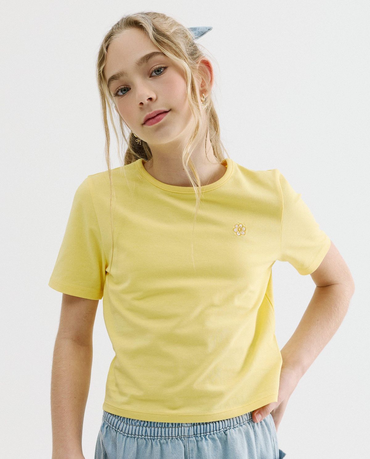 T-shirt met geborduurde bloem