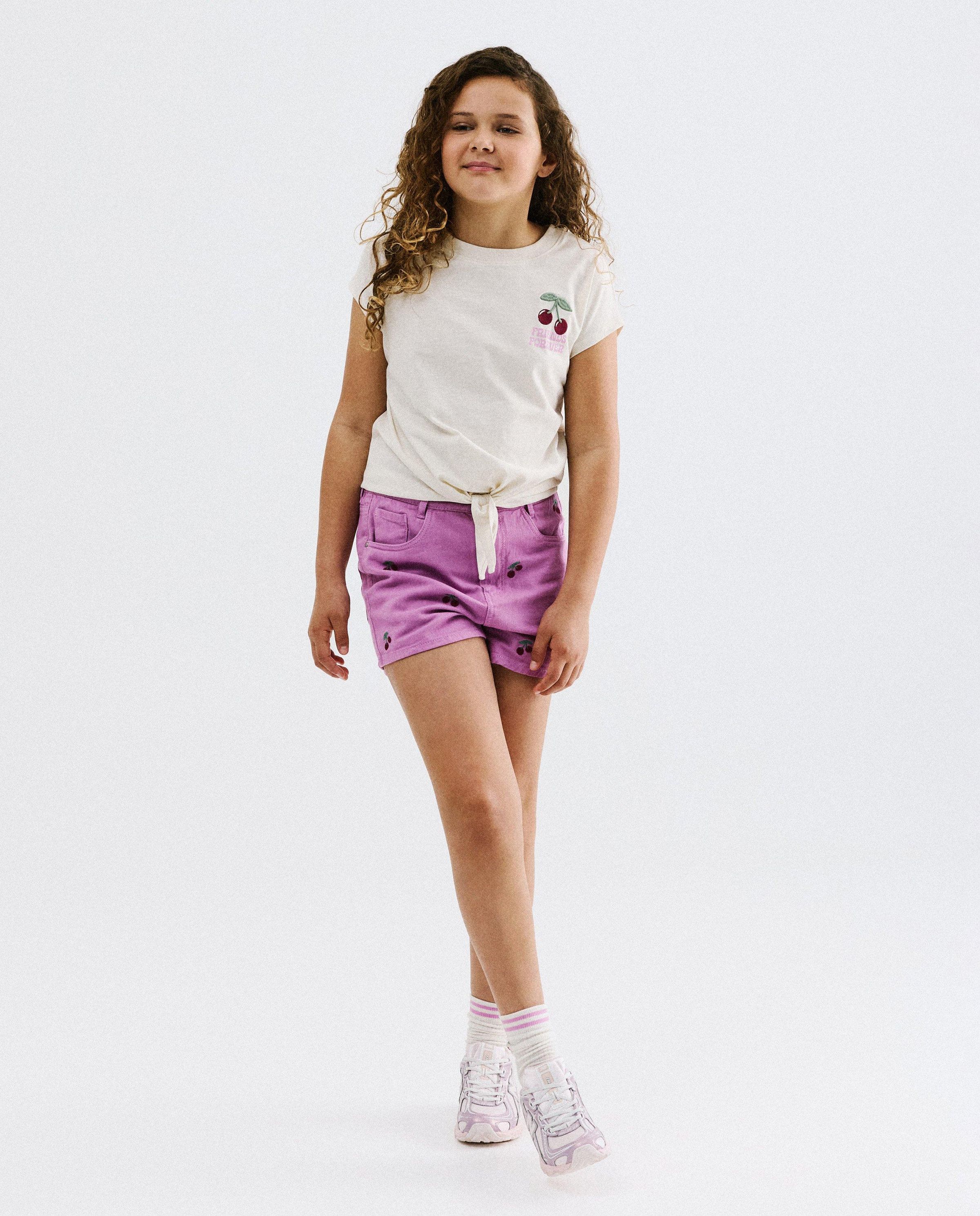 Short en jean avec cerises brod&eacute;es - Fish & Chips