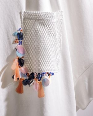 T-shirts - T-shirt avec fleurs brod&eacute;es