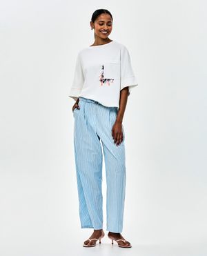 T-shirts - T-shirt avec fleurs brod&eacute;es