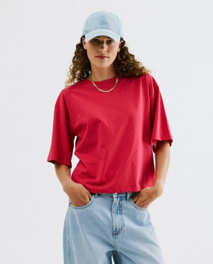 T-shirt bleu fonc&eacute;, oversized fit