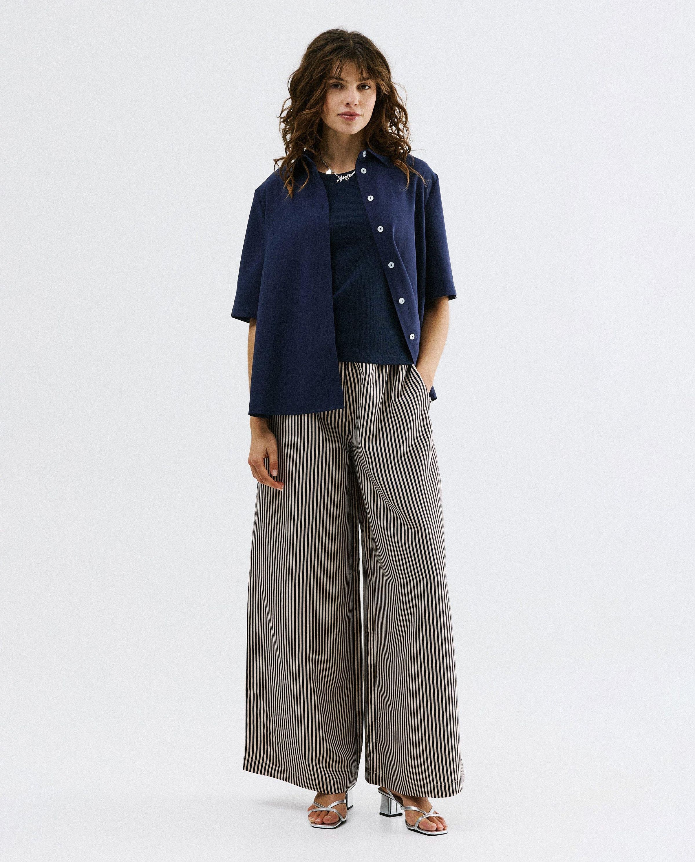 Pantalon &agrave; fines rayures, extra wide fit - Sora