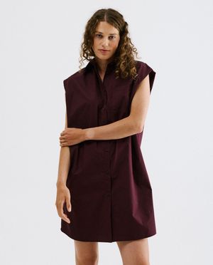 Robe violet fonc&eacute;