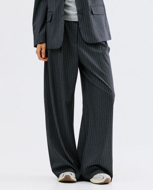 Pantalons - Pantalon &agrave; fines rayures, wide leg fit