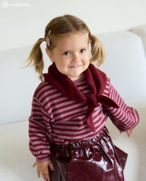 Petit foulard rouge, unisexe