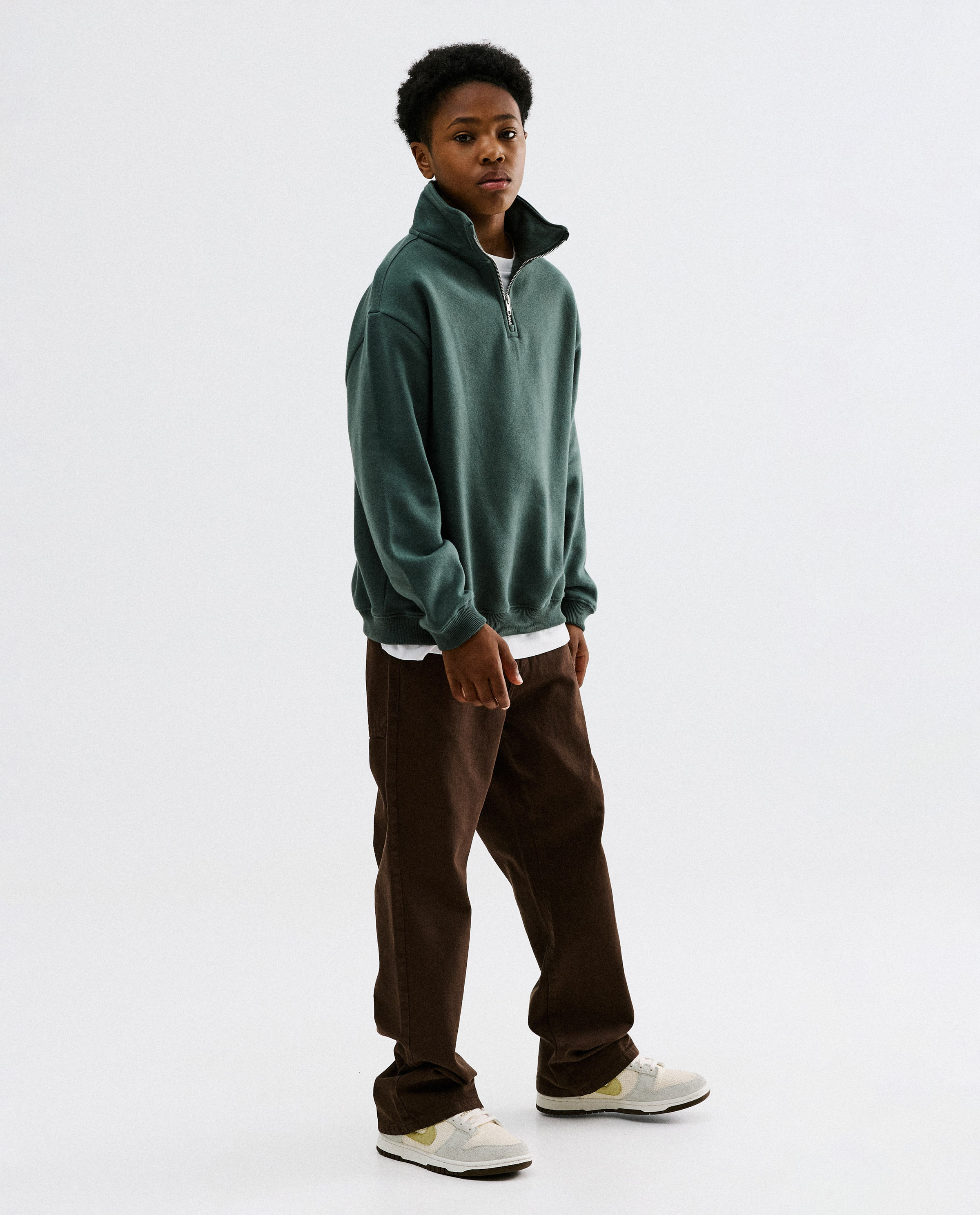 Pantalon bleu fonc&eacute;, loose fit - Fish & Chips