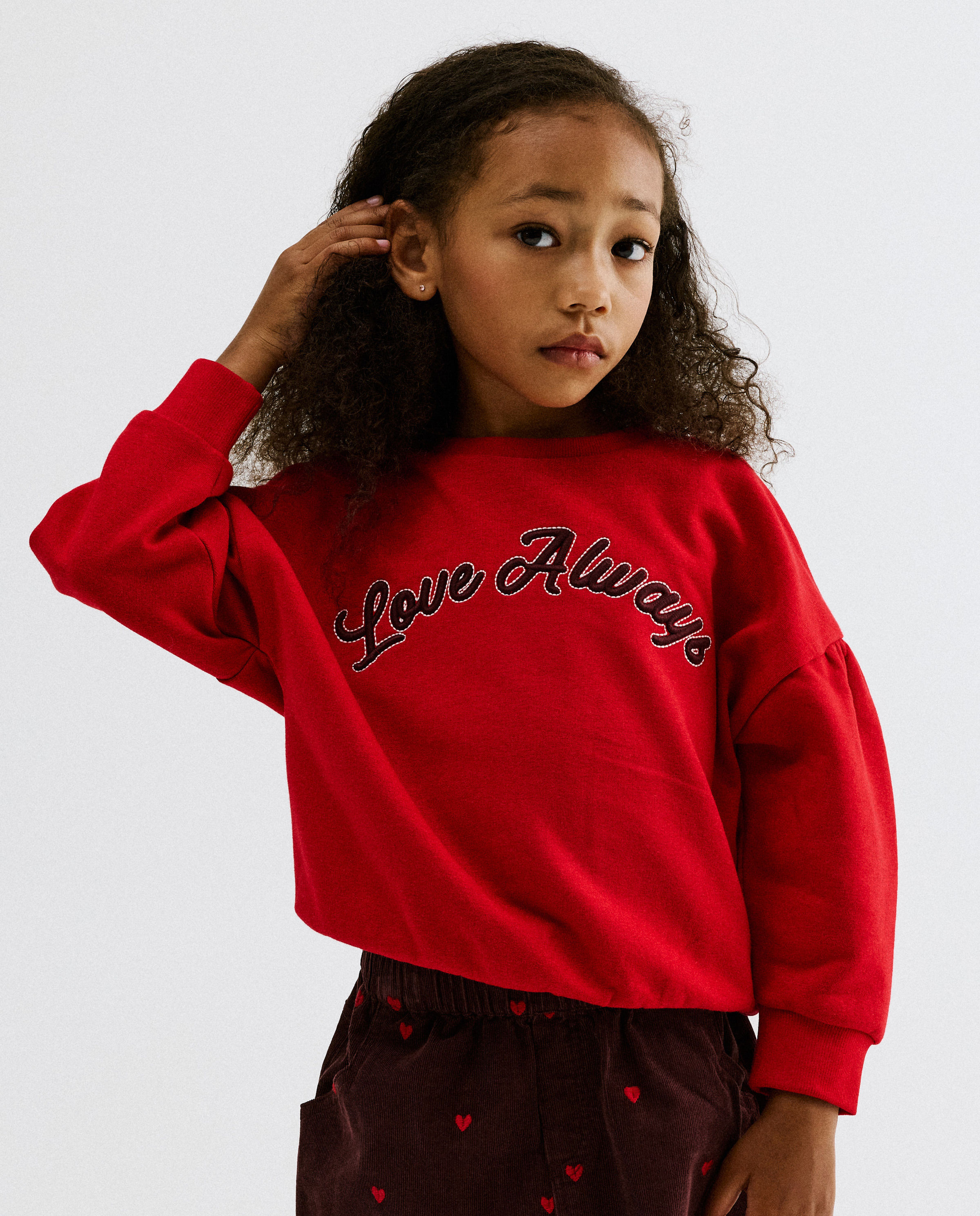 Sweater met geborduurd opschrift in reli&euml;f - Milla Star