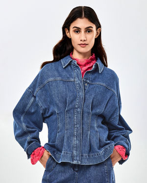 Chemise en jean &agrave; taille cintr&eacute;e