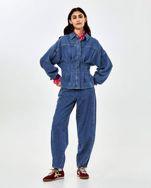Jean bleu, barrel fit