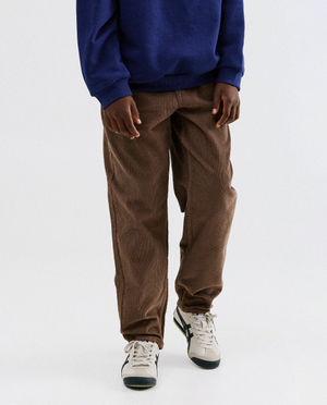 Pantalons - Pantalon en velours c&ocirc;tel&eacute;