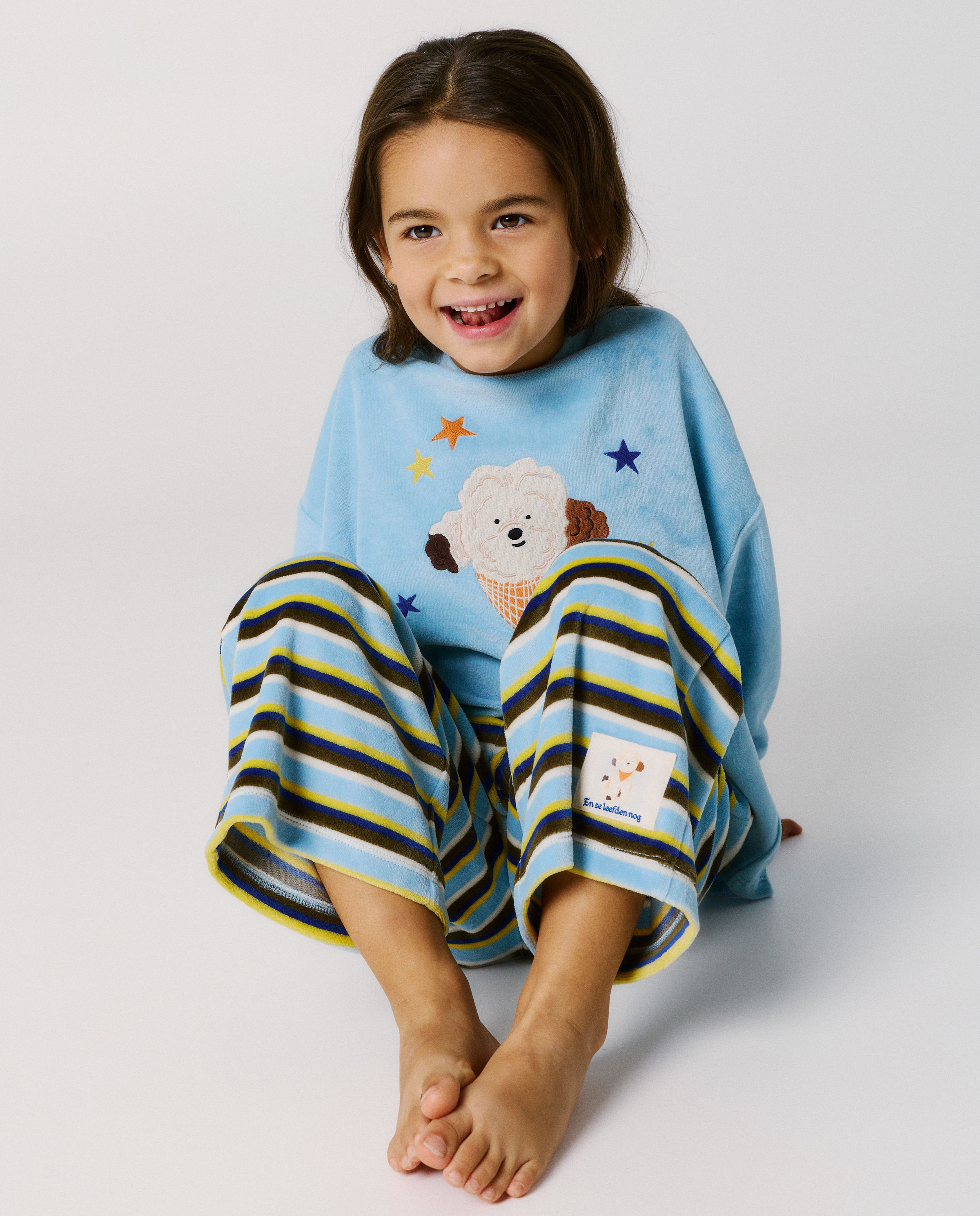 Fluwelen pyjama met geborduurde hond, unisex, 98-134 - Elisabeth Lucie Baeten