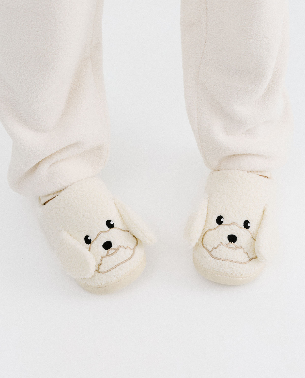 Fluffy pantoffels honden