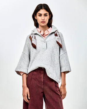 Pull avec foulard