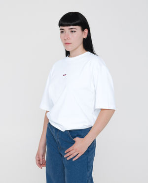 T-shirts - T-shirt met geborduurd opschrift, unisex
