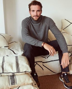 Un col roul&eacute;, svp - 